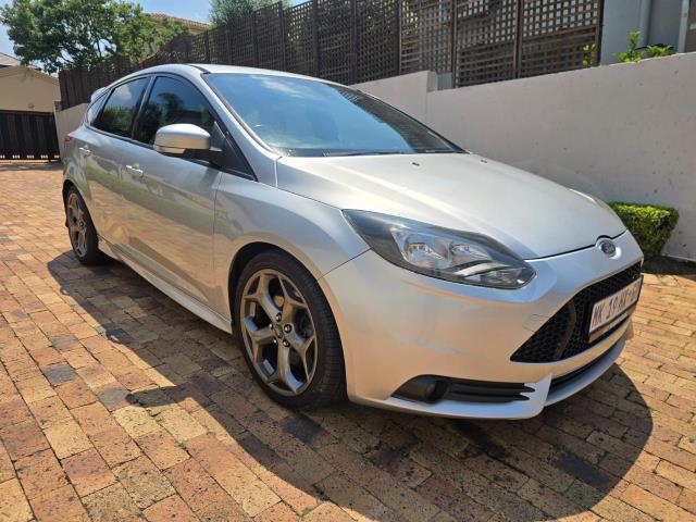 Ford Focus ST 3 Auto Retailers