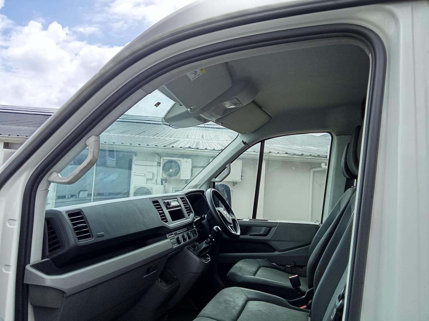 Volkswagen Crafter 35 2.0TDI MWB East Toyota