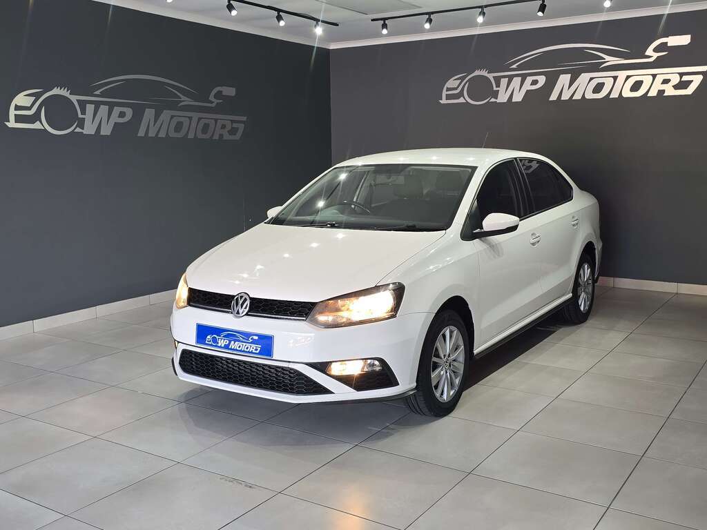 Volkswagen Polo Sedan 1.4 Comfortline WP Motors