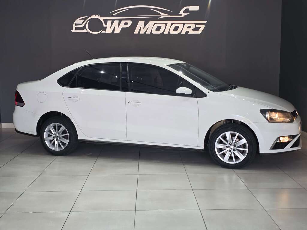 Volkswagen Polo Sedan 1.4 Comfortline WP Motors