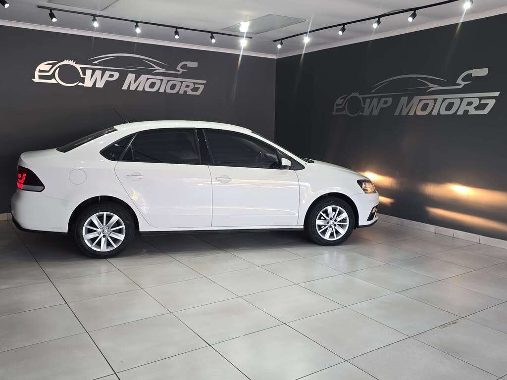 Volkswagen Polo Sedan 1.4 Comfortline WP Motors
