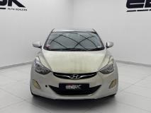 Hyundai Elantra 1.6 GLS EBK Diagonal Street