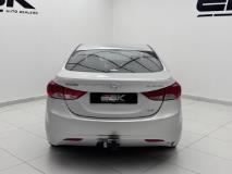 Hyundai Elantra 1.6 GLS EBK Diagonal Street
