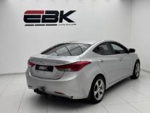 Hyundai Elantra 1.6 GLS EBK Diagonal Street