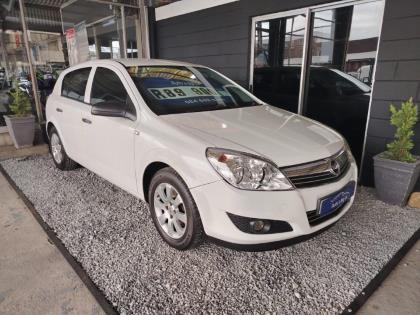 Opel Astra 1.4 Essentia Autos By US