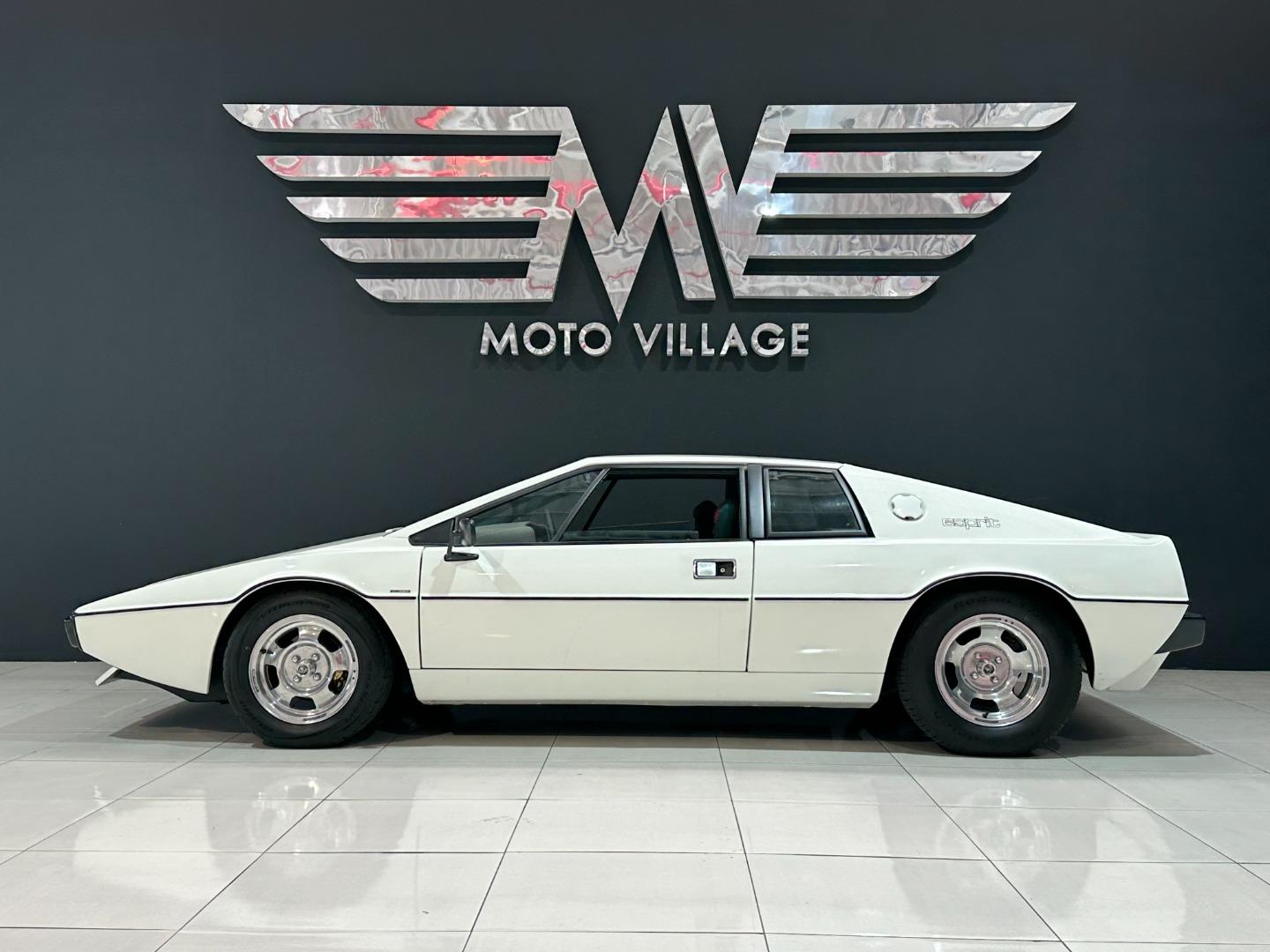 Lotus Esprit 2.2 Moto Village