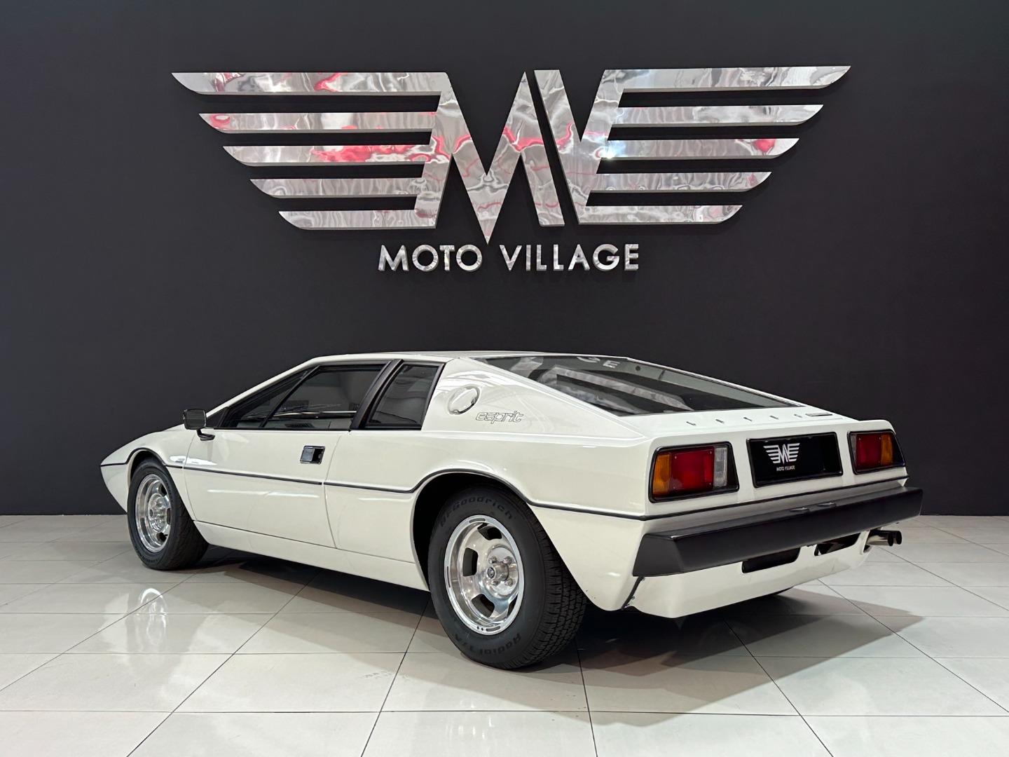 Lotus Esprit 2.2 Moto Village