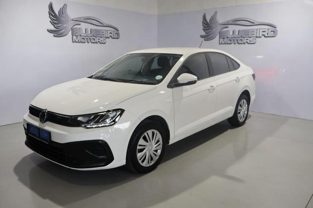 Volkswagen Polo Sedan 1.6 BlueBird Motors