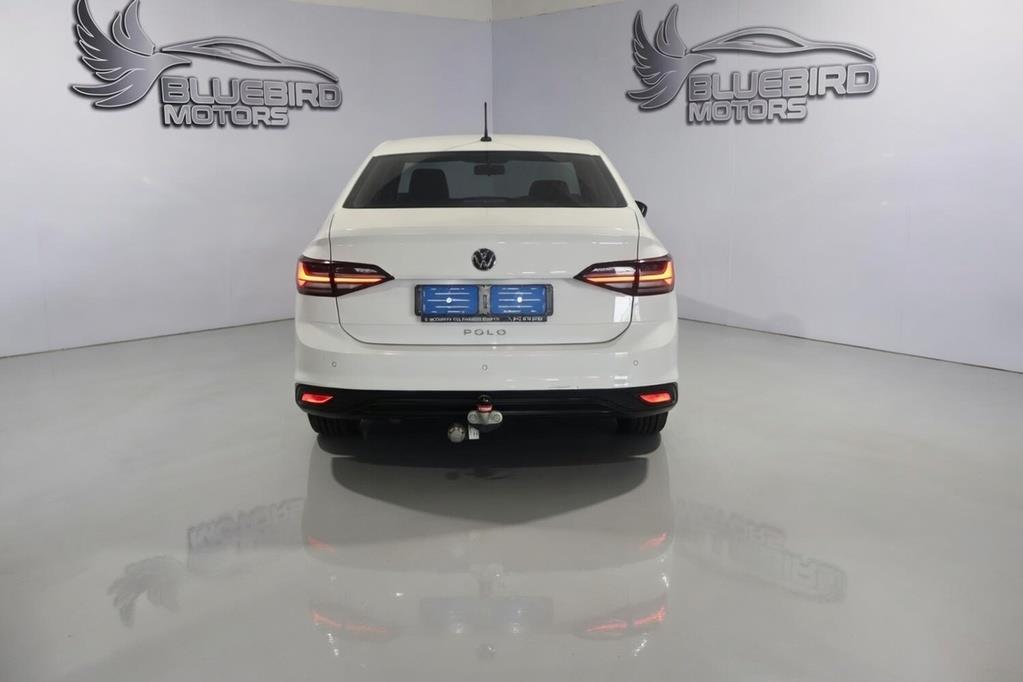 Volkswagen Polo Sedan 1.6 BlueBird Motors