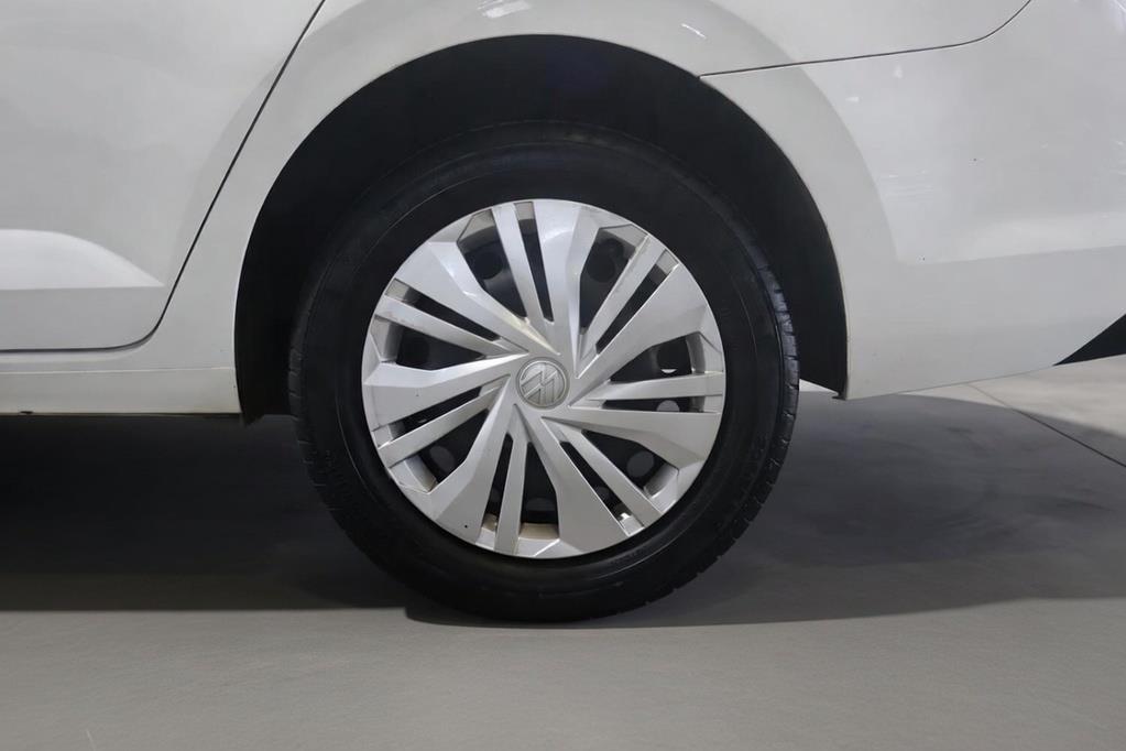 Volkswagen Polo Sedan 1.6 BlueBird Motors