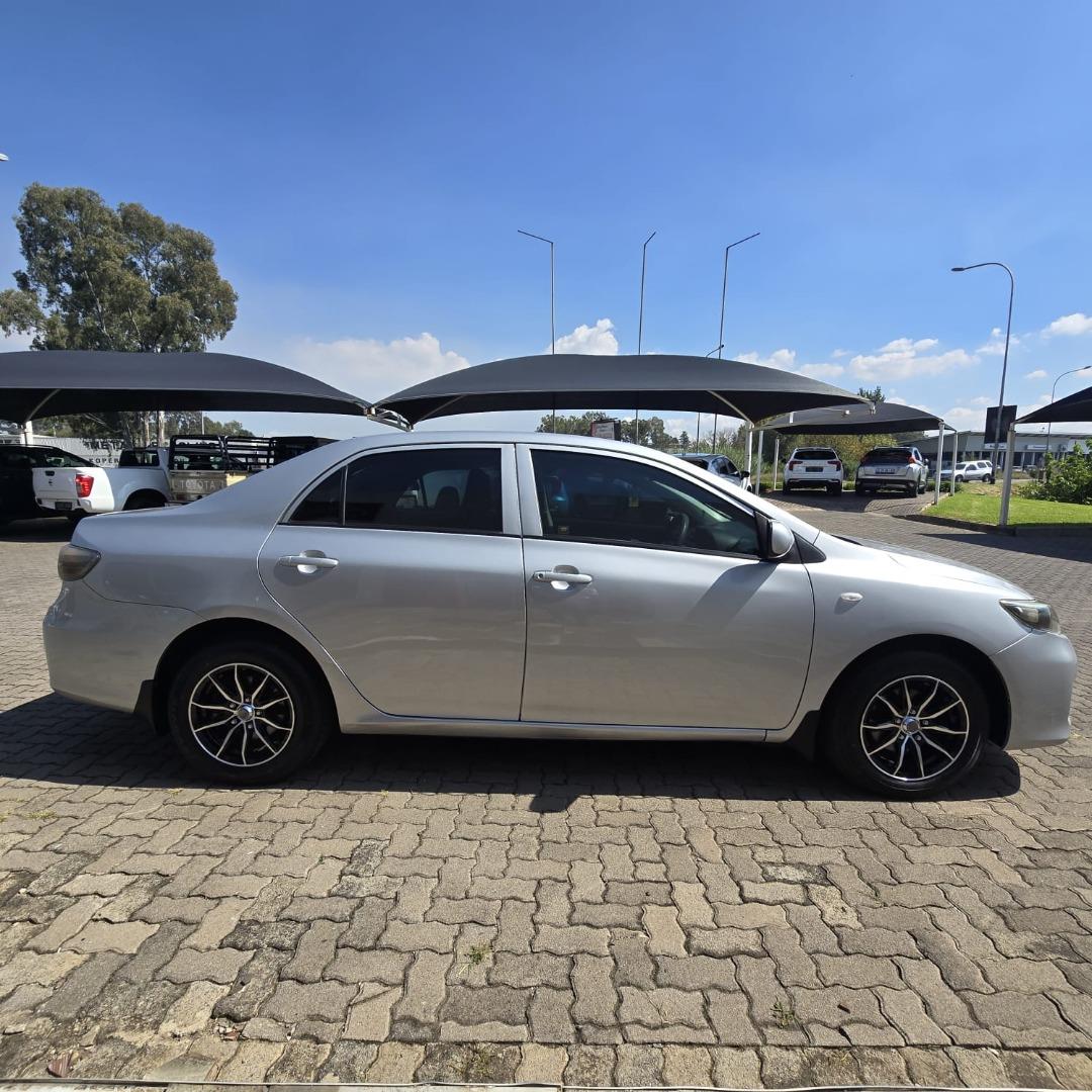 Toyota Corolla Quest 1.6 Cinzaco Auto