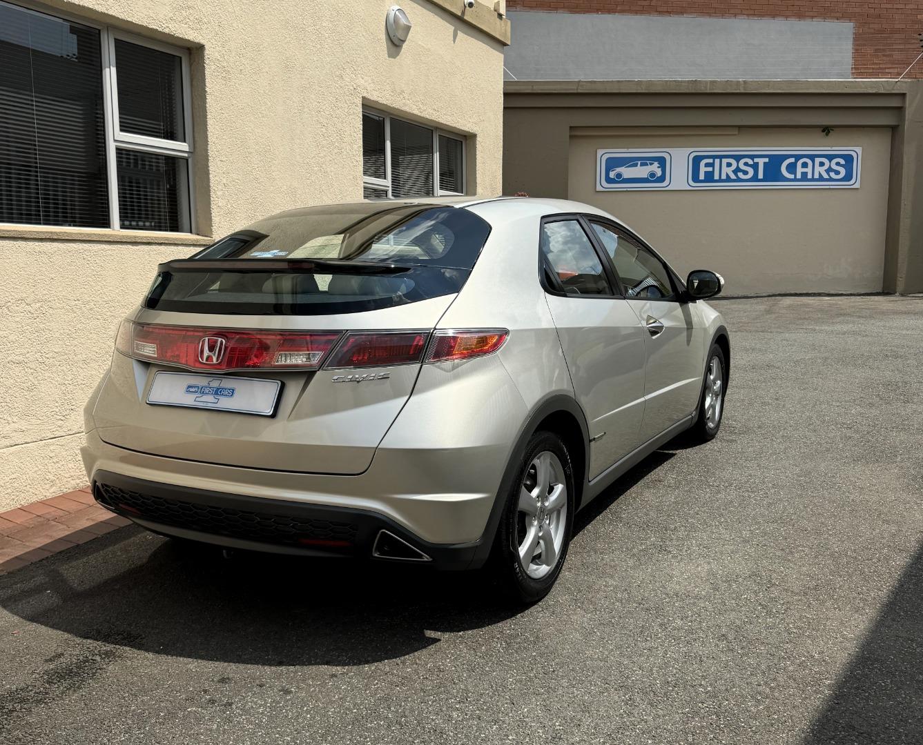 Honda Civic Hatch 1.8 EXi First Cars