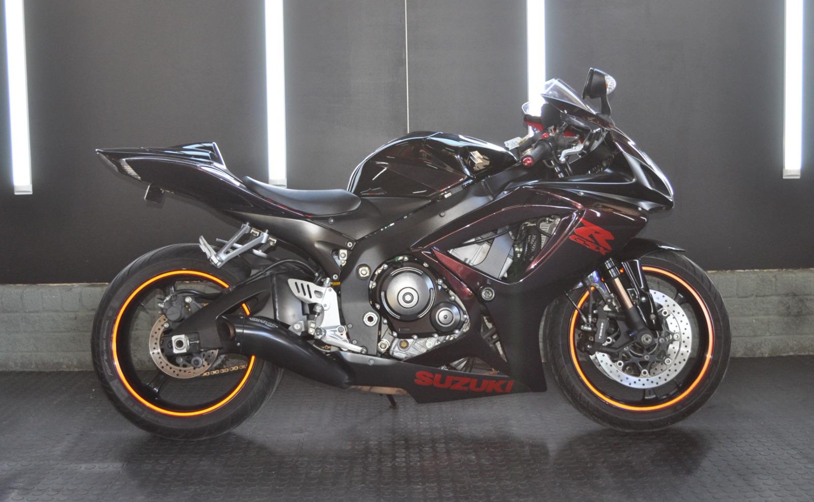 Suzuki GSXR750 Wheelz Online