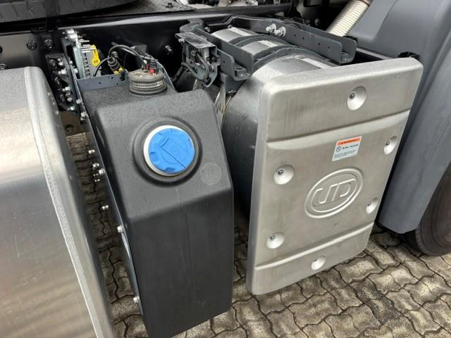 UD TRUCKS QUESTER GWE 460 (E90) 6X4 HR RET ES A/T NWT Rustenburg