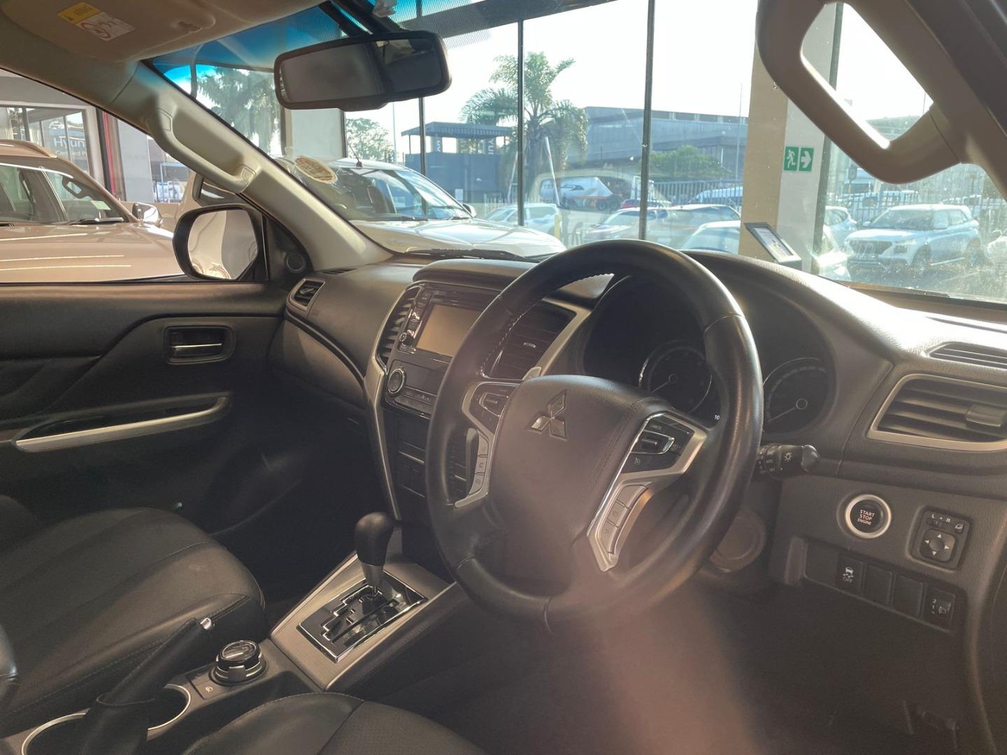 Mitsubishi Triton 2.4DI-D Double Cab 4x4 Auto Hyundai Mobeni