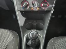 Volkswagen Polo Sedan 1.4 Comfortline Barons VW Bellville