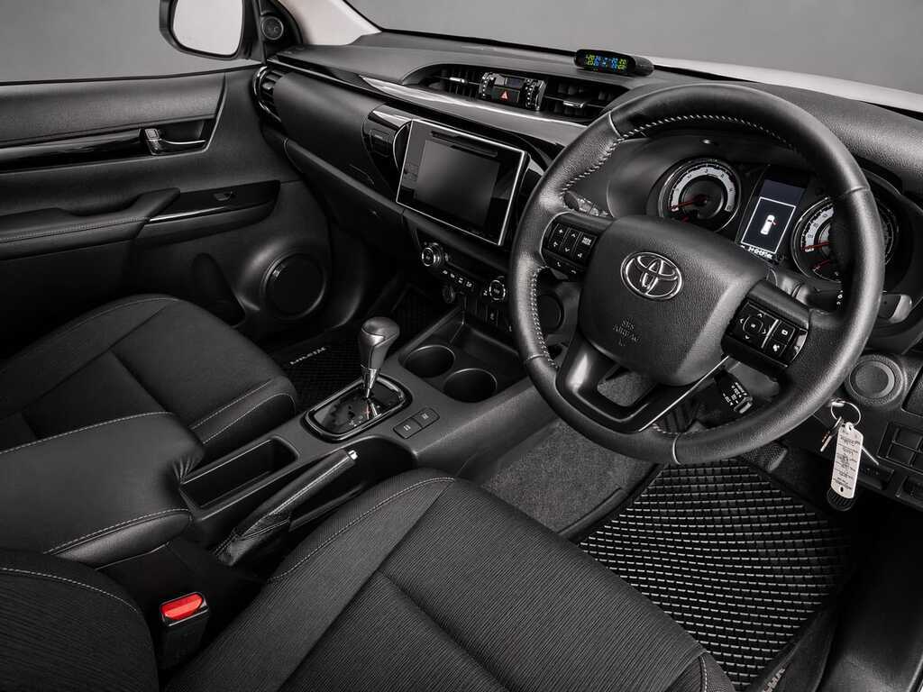 Toyota Hilux 2.8GD-6 Double Cab Raider auto Auto Investments Vredenburg