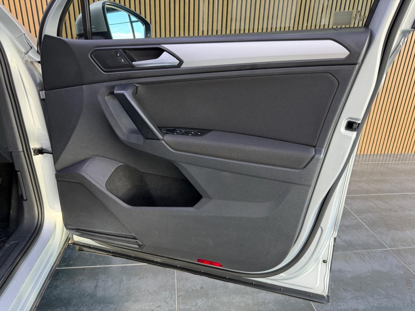 2019 Volkswagen Tiguan thumbnail 14