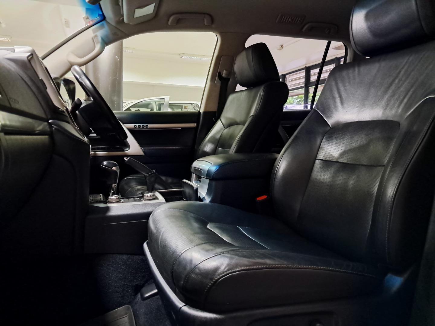 Toyota Land Cruiser 200 4.5D-4D V8 VX-R SMG Lexus Umhlanga