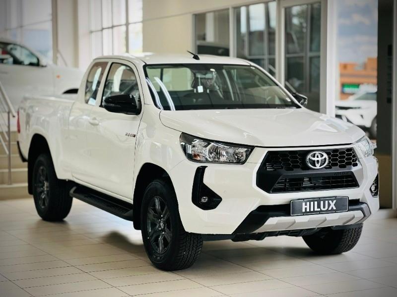 Toyota Hilux 2.4GD-6 Xtra Cab Raider Manual for sale in Witbank