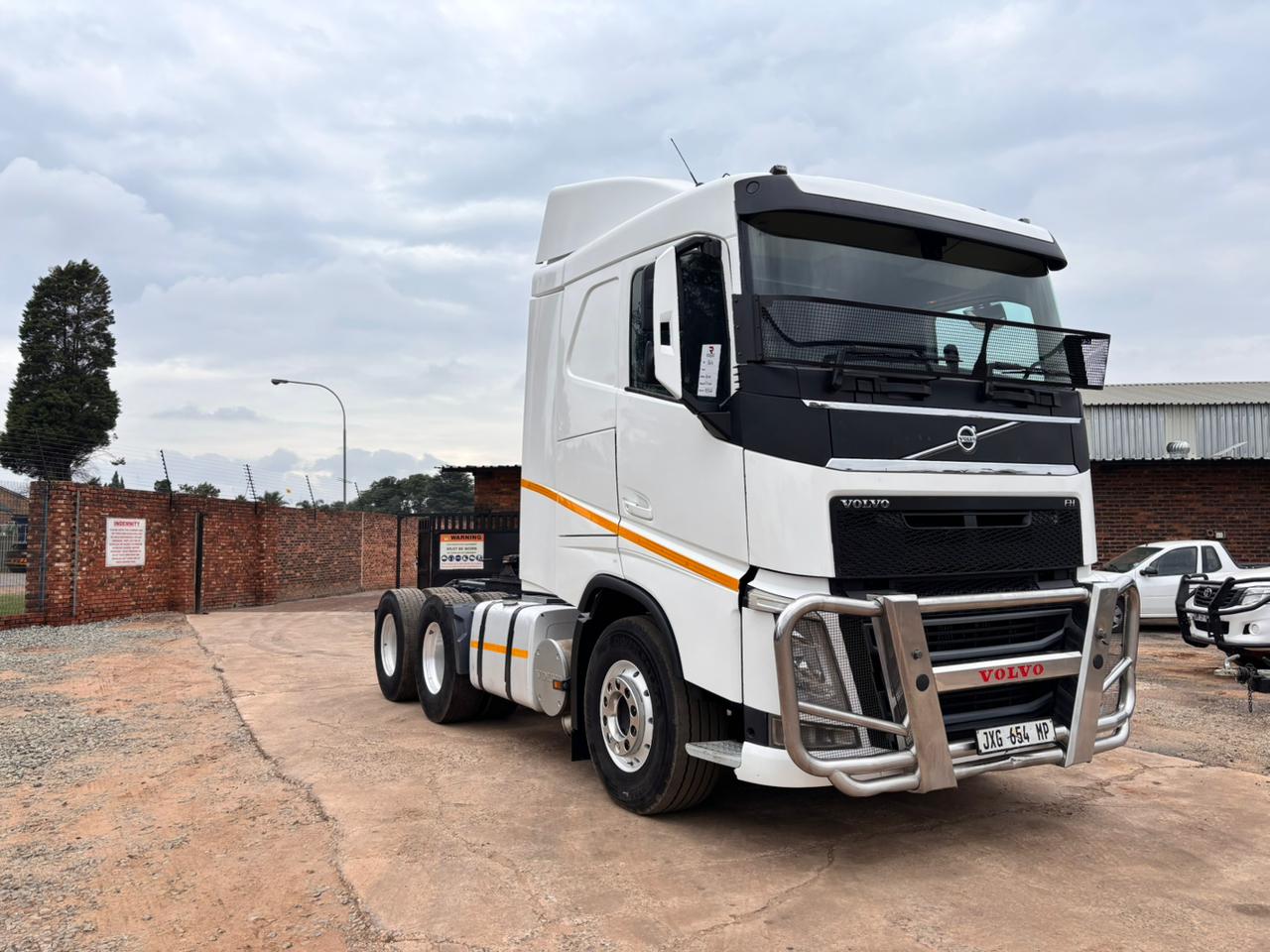 Volvo FH 440 TRUCK TRACTOR Rokon Truck and Plant Sales
