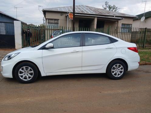 2014 Hyundai Accent Sedan 1.6 Fluid for sale
