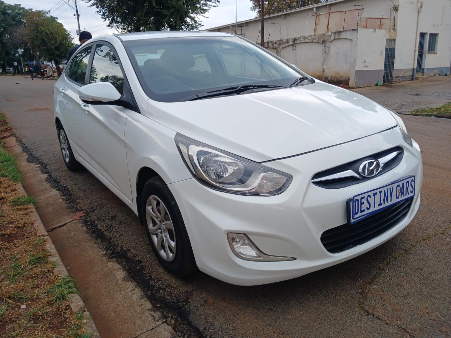 2014 Hyundai Accent Sedan 1.6 Fluid for sale