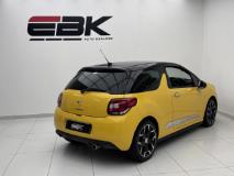Citroen DS3 VTi 120 Style Techno Auto EBK Diagonal Street