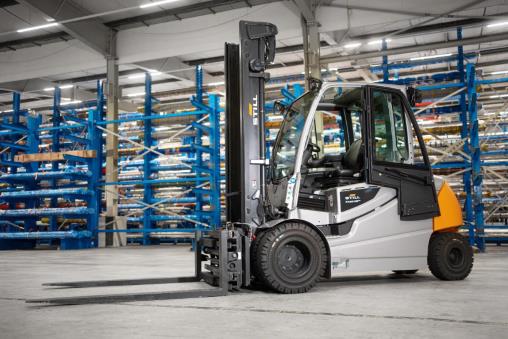 Driven: STILL RX 60-50/600 electric forklift truck