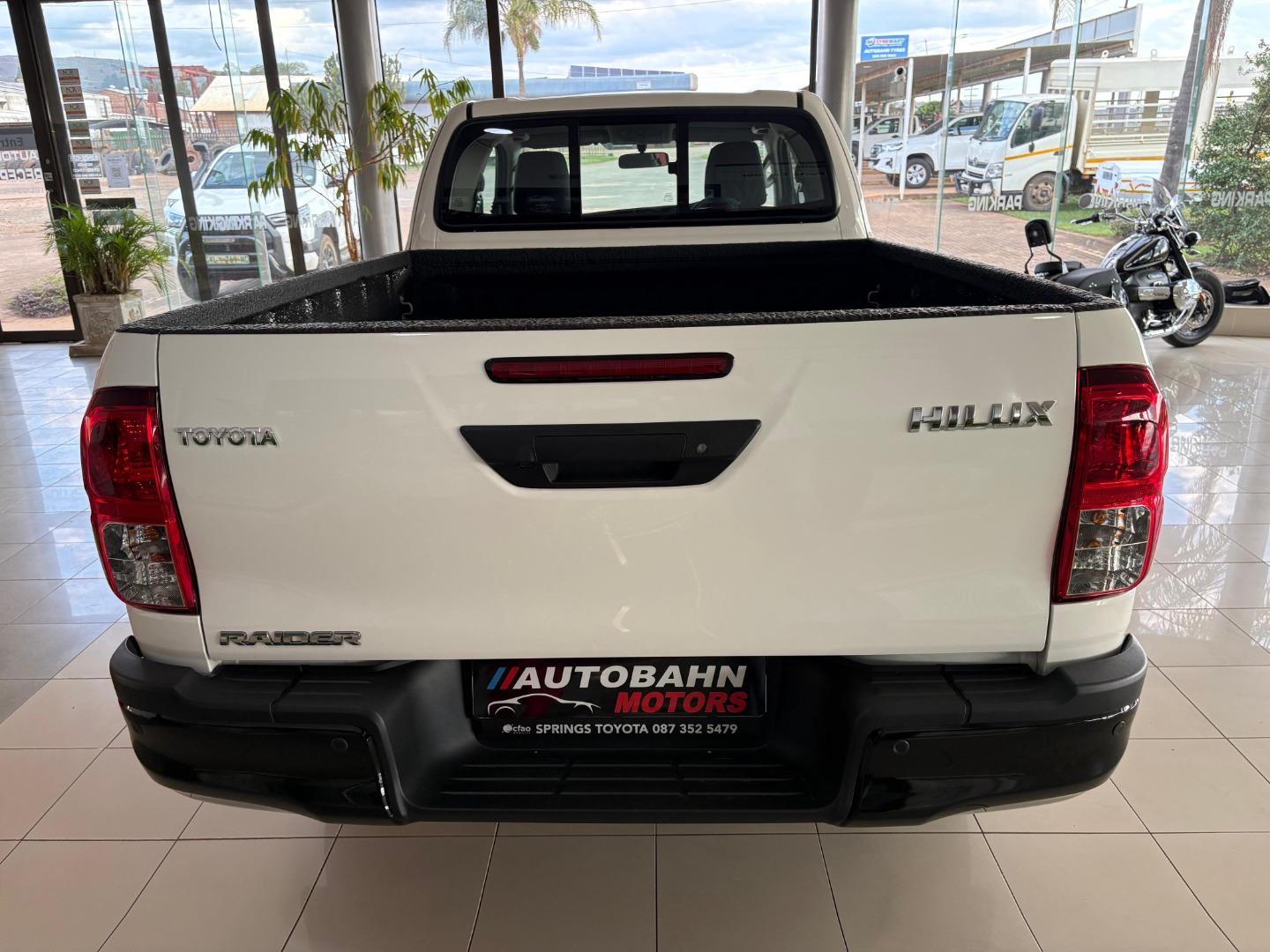 Toyota Hilux 2.4GD-6 Xtra Cab Raider Manual Autobahn Auto