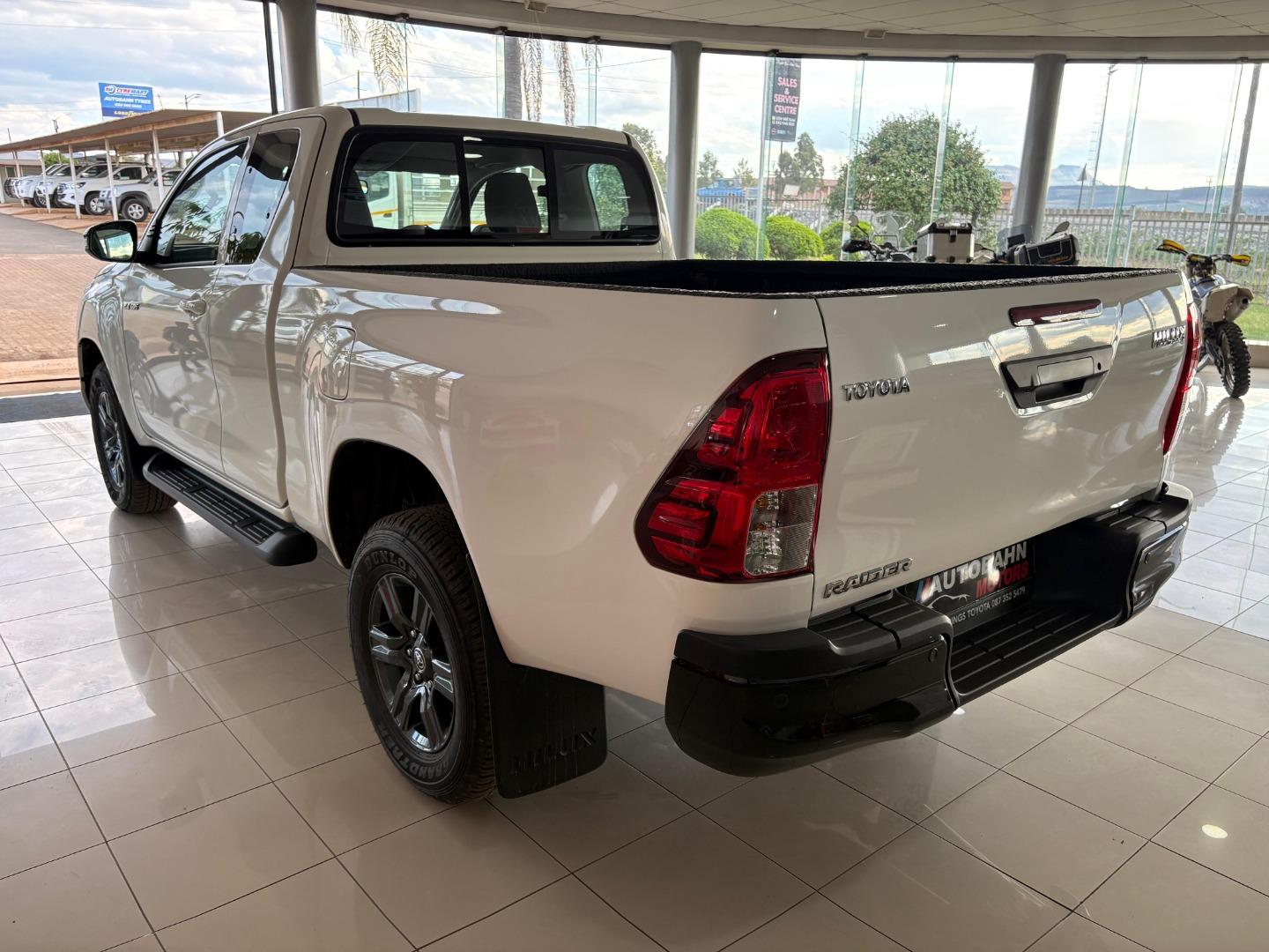 Toyota Hilux 2.4GD-6 Xtra Cab Raider Manual Autobahn Auto