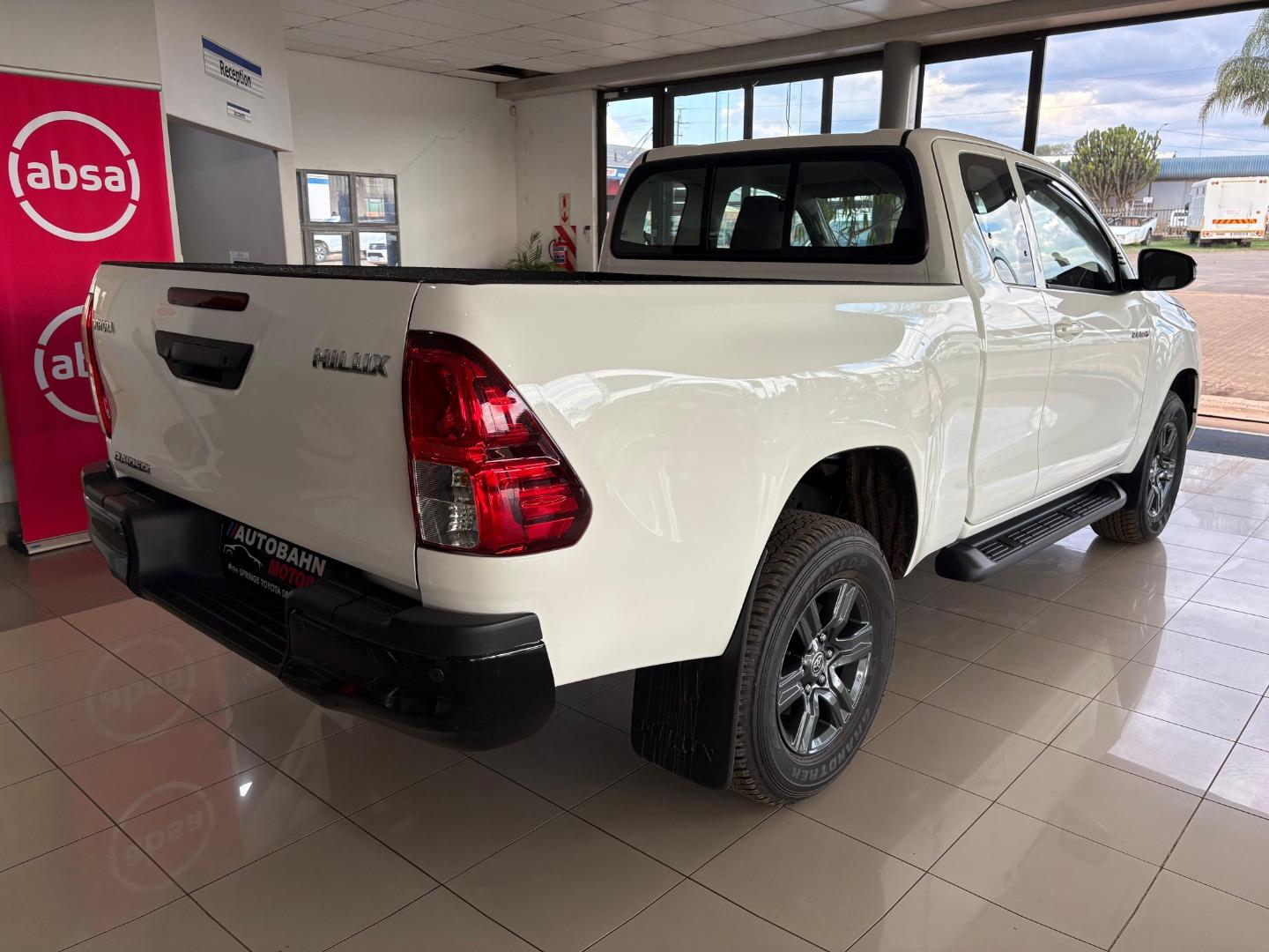 Toyota Hilux 2.4GD-6 Xtra Cab Raider Manual Autobahn Auto