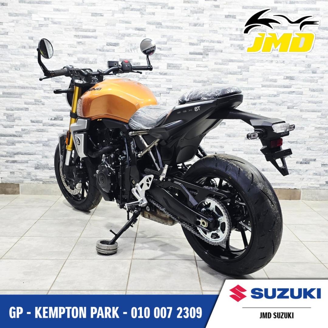 Suzuki GSX-8T