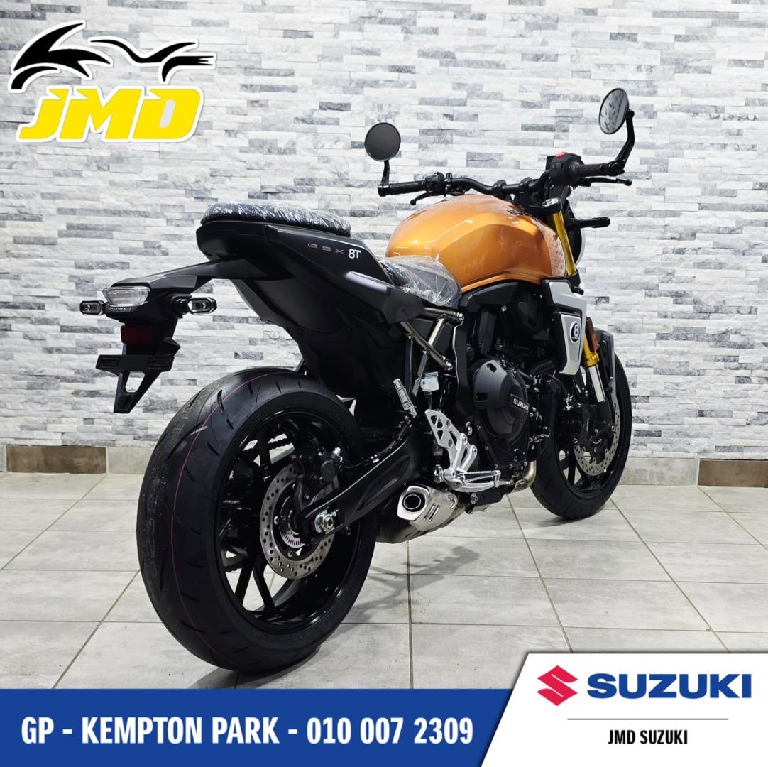 Suzuki GSX-8T