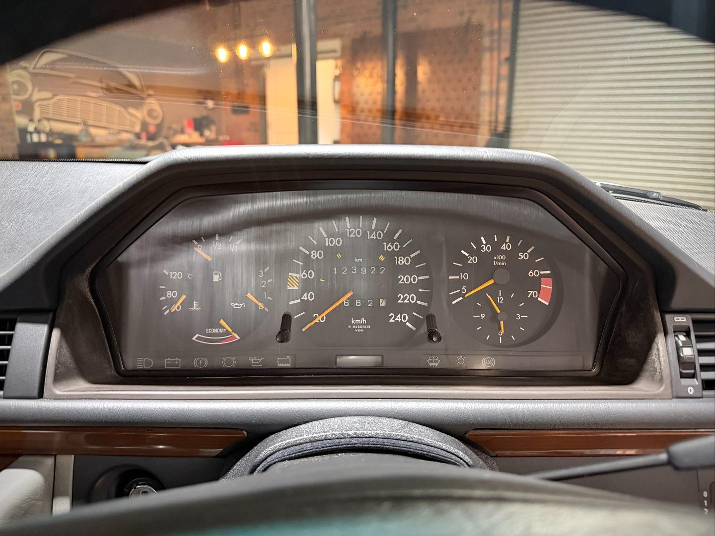 Mercedes-Benz 300CE AMG Coupe Lemon Garage