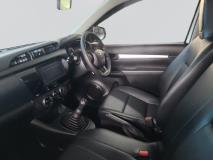 Toyota Hilux 2.0 S (Aircon) Citton Cars Gezina