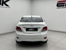 Hyundai Accent Sedan 1.6 Fluid Auto EBK Main Street