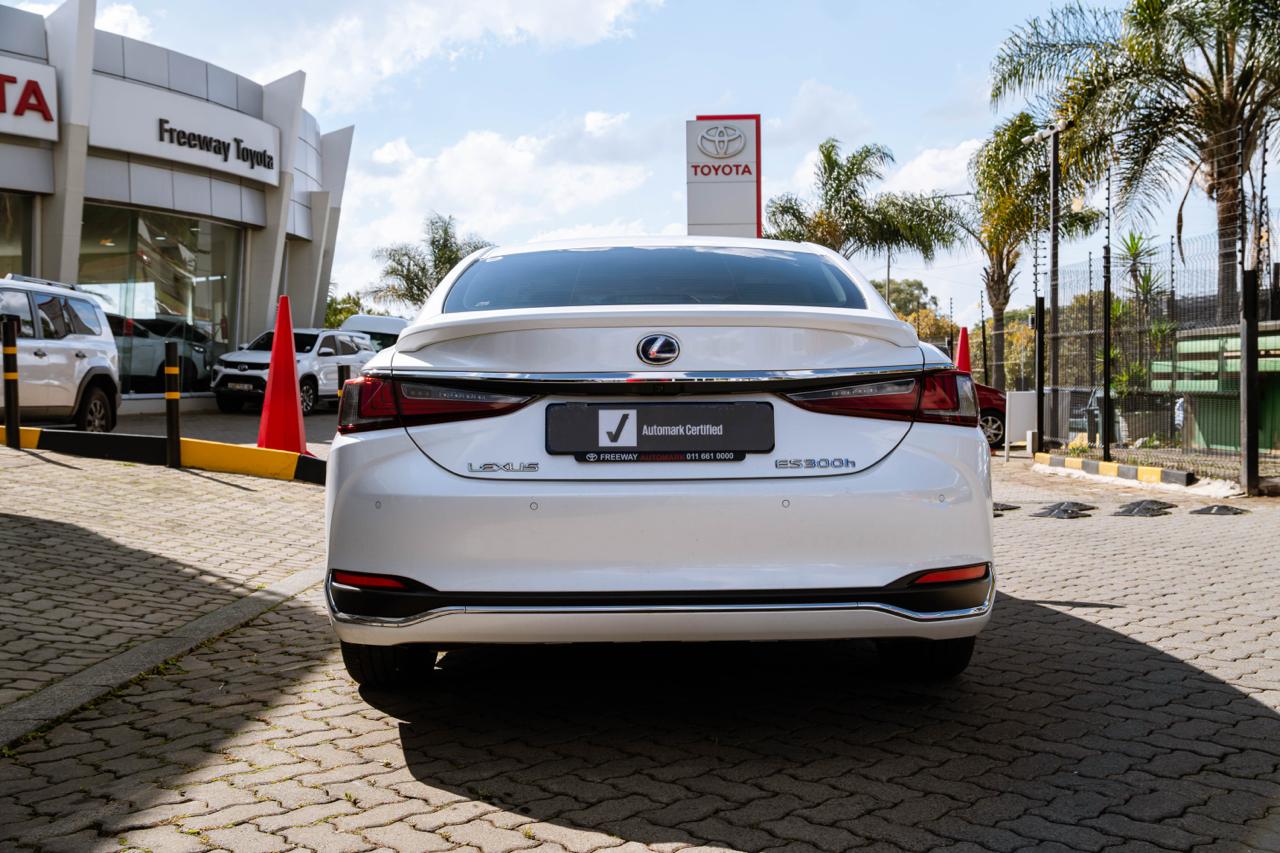 Lexus ES 300h EX Freeway Toyota