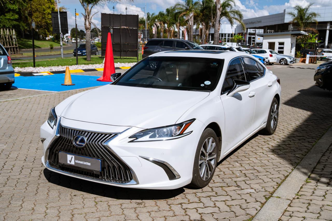 Lexus ES 300h EX Freeway Toyota