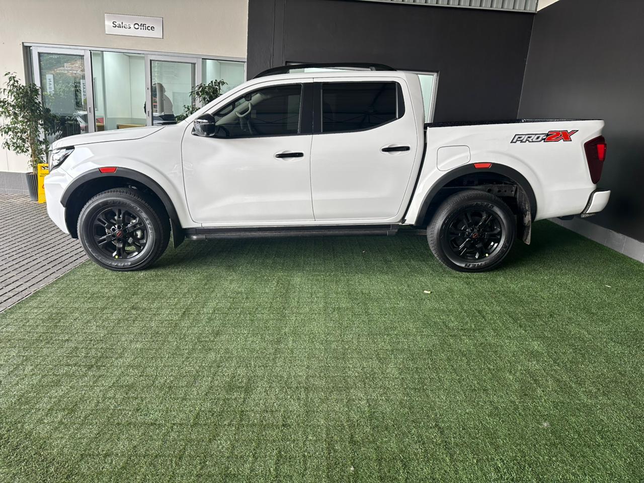 Nissan Navara 2.5DDTi Double Cab PRO-2X Nissan The Glen