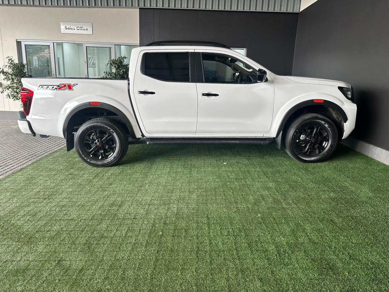 Nissan Navara 2.5DDTi Double Cab PRO-2X Nissan The Glen