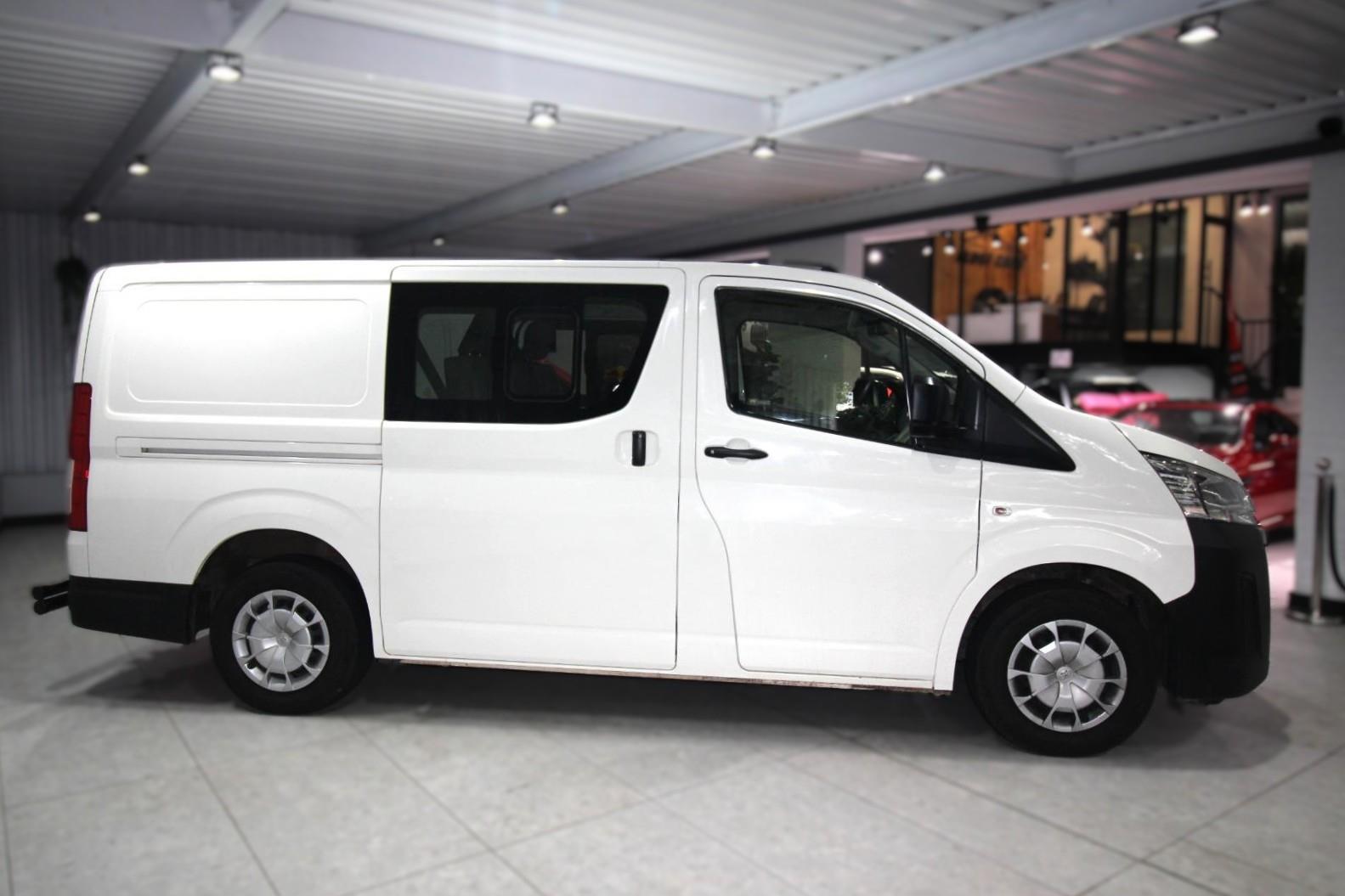 Toyota Quantum 2.8 LWB Crew Cab Kloof Car Sales