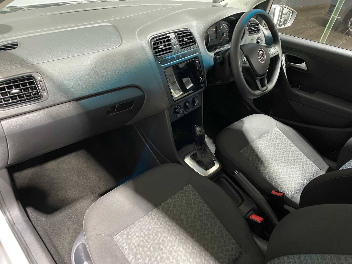 Volkswagen Polo Vivo Hatch 1.6 Life Tip M5 Auto Boksburg