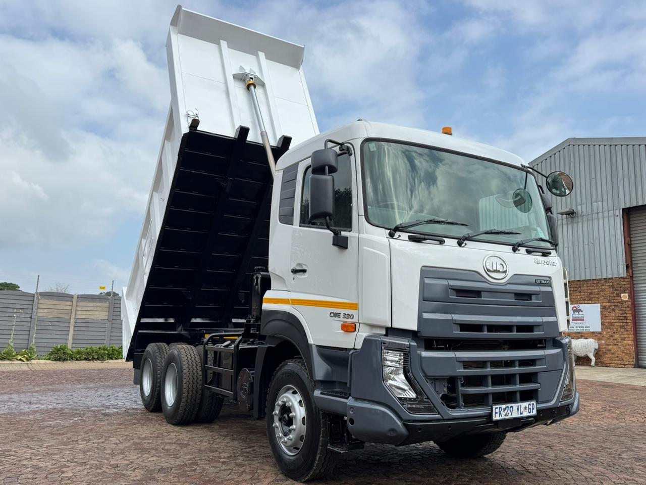 Nissan CWE330 Platinum Truck Centre Boksburg