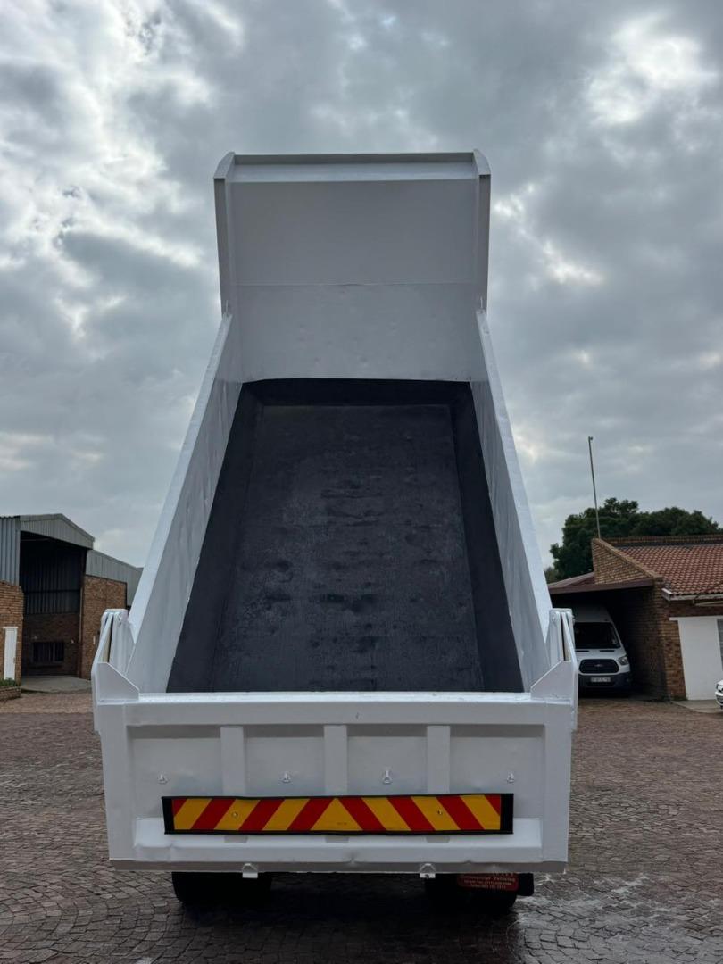Nissan CWE330 Platinum Truck Centre Boksburg