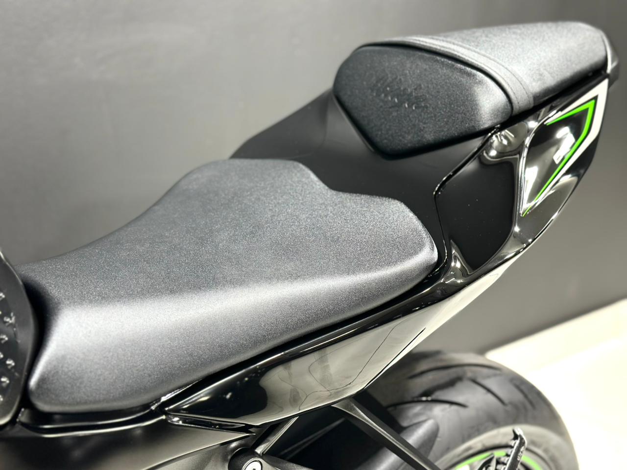 Kawasaki ZX - Bike Details