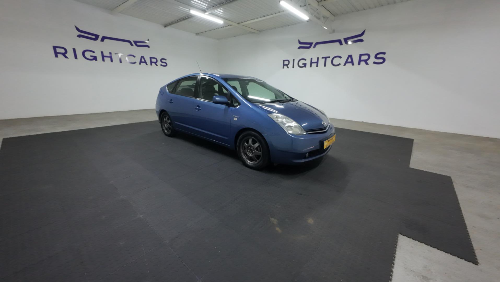 Toyota Prius HSD Right Cars