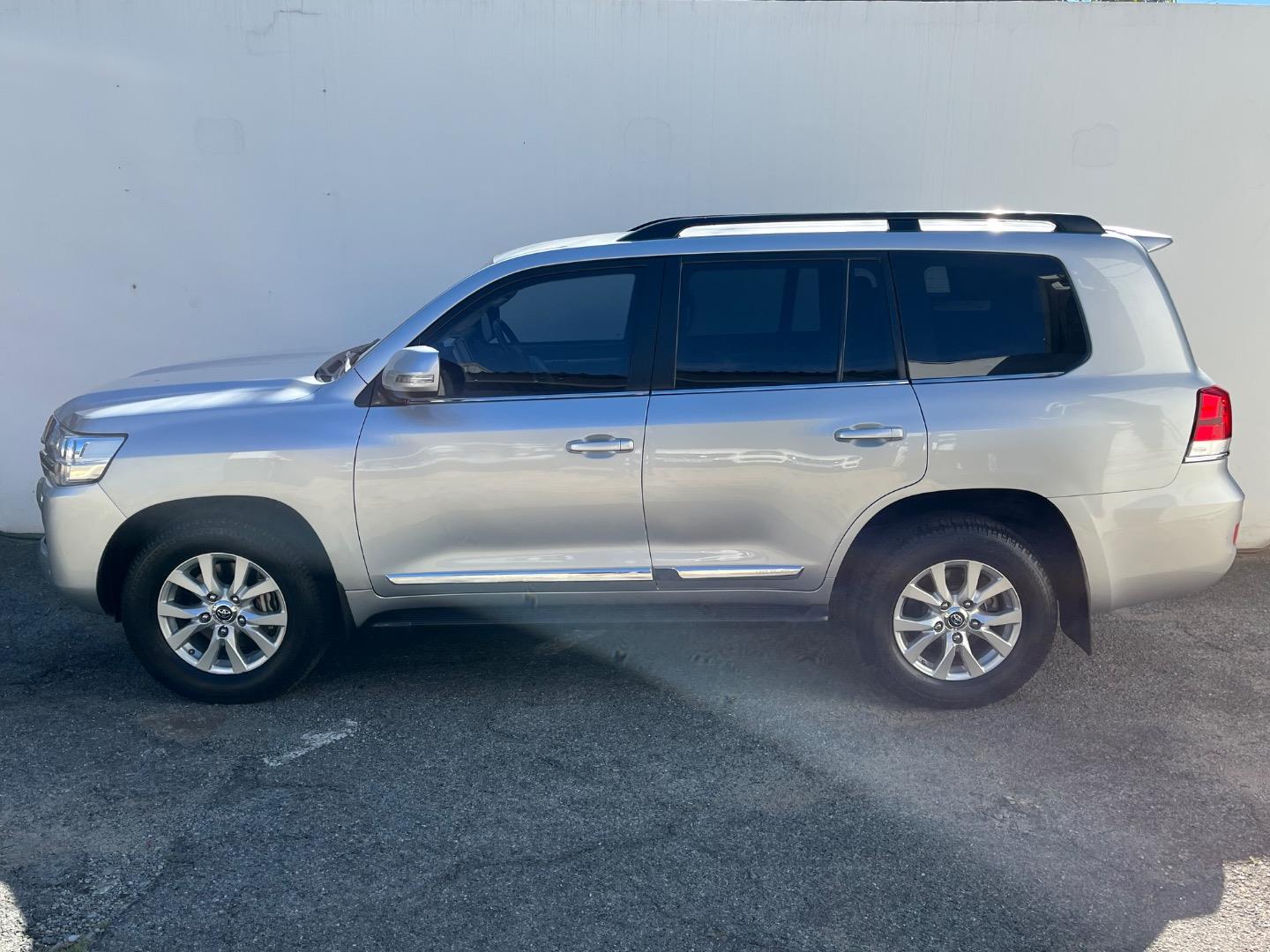 Toyota Land Cruiser 200 4.5D-4D V8 VX-R