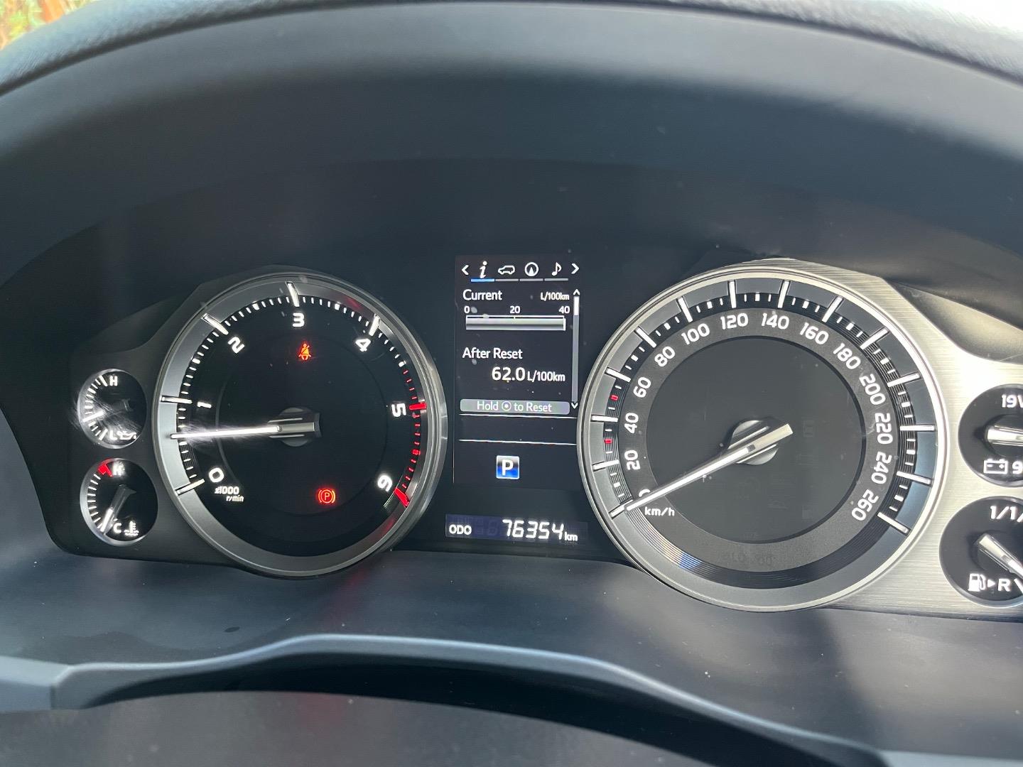 Toyota Land Cruiser 200 4.5D-4D V8 VX-R