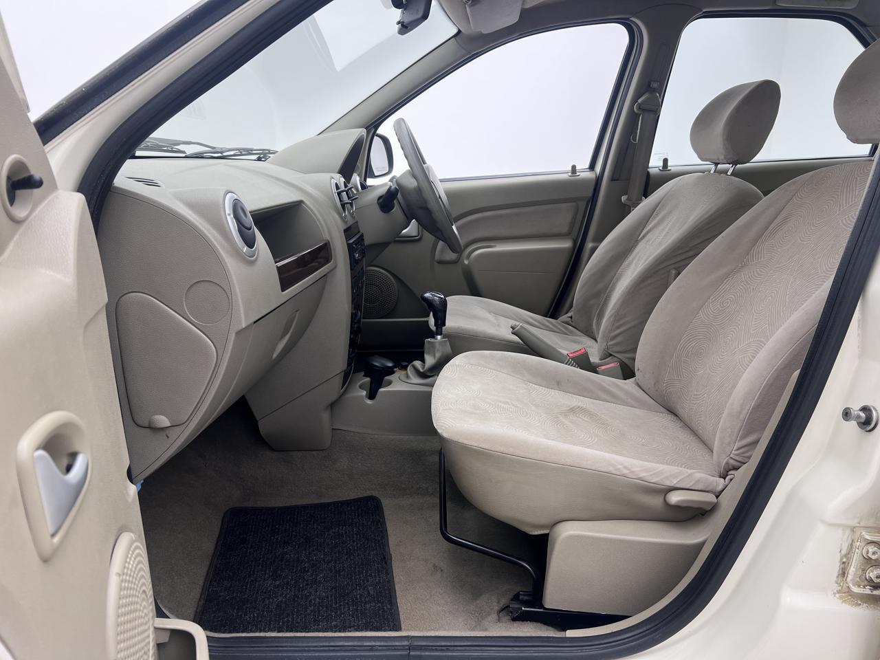 Renault Logan 1.6 Expression Ebk Auto Dealers LA Rochelle